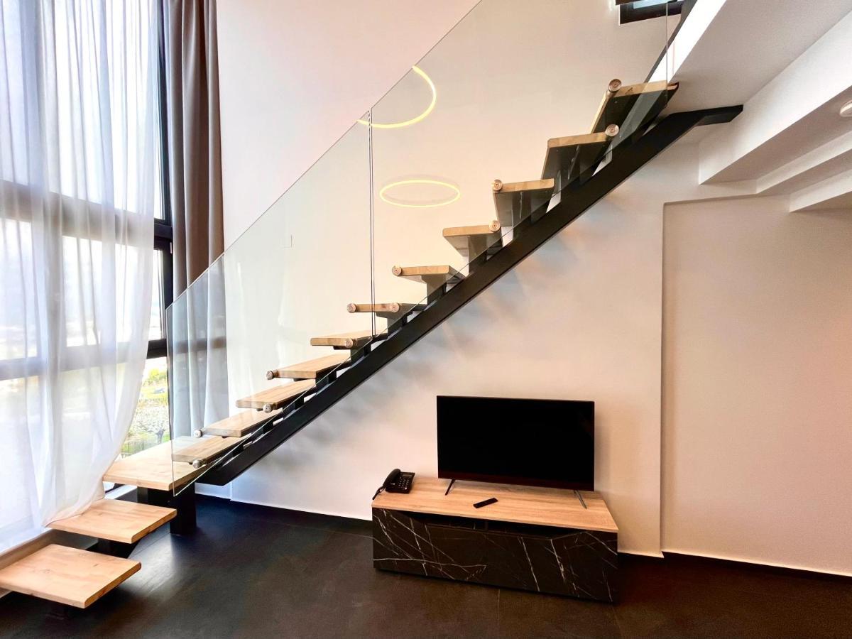 City Hill Luxury Apartments ヨアニナ エクステリア 写真