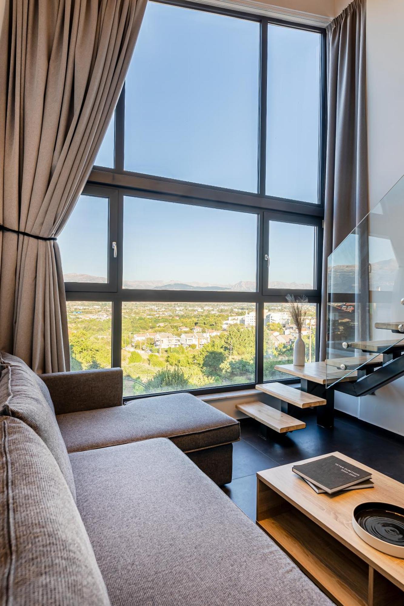 City Hill Luxury Apartments ヨアニナ エクステリア 写真
